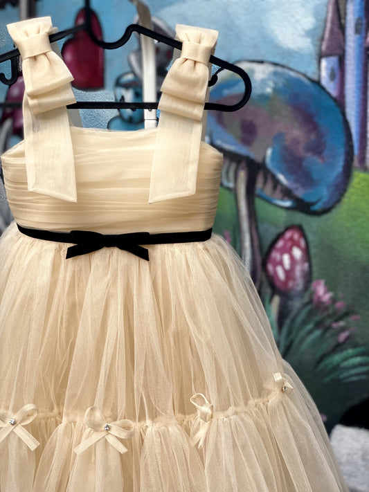 Tül Askılı Balo Elbisesi