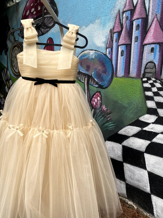 Tül Askılı Balo Elbisesi