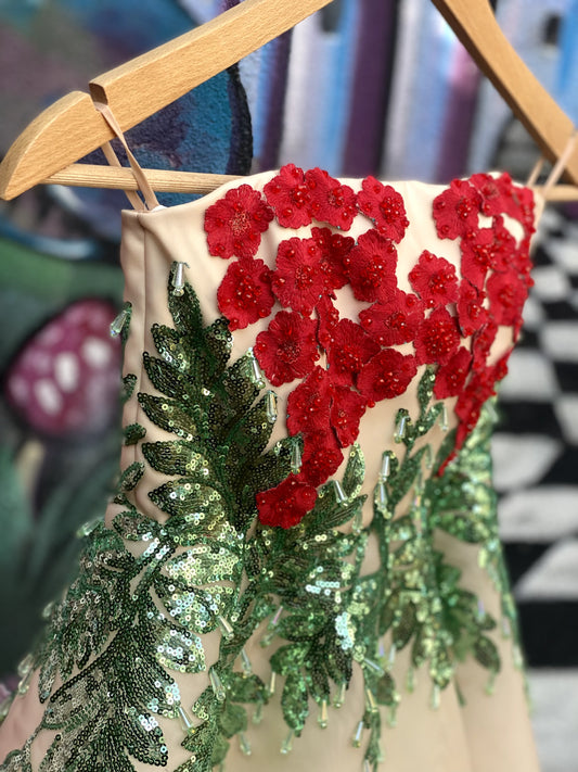 Çiçek Aplikeli Elbise