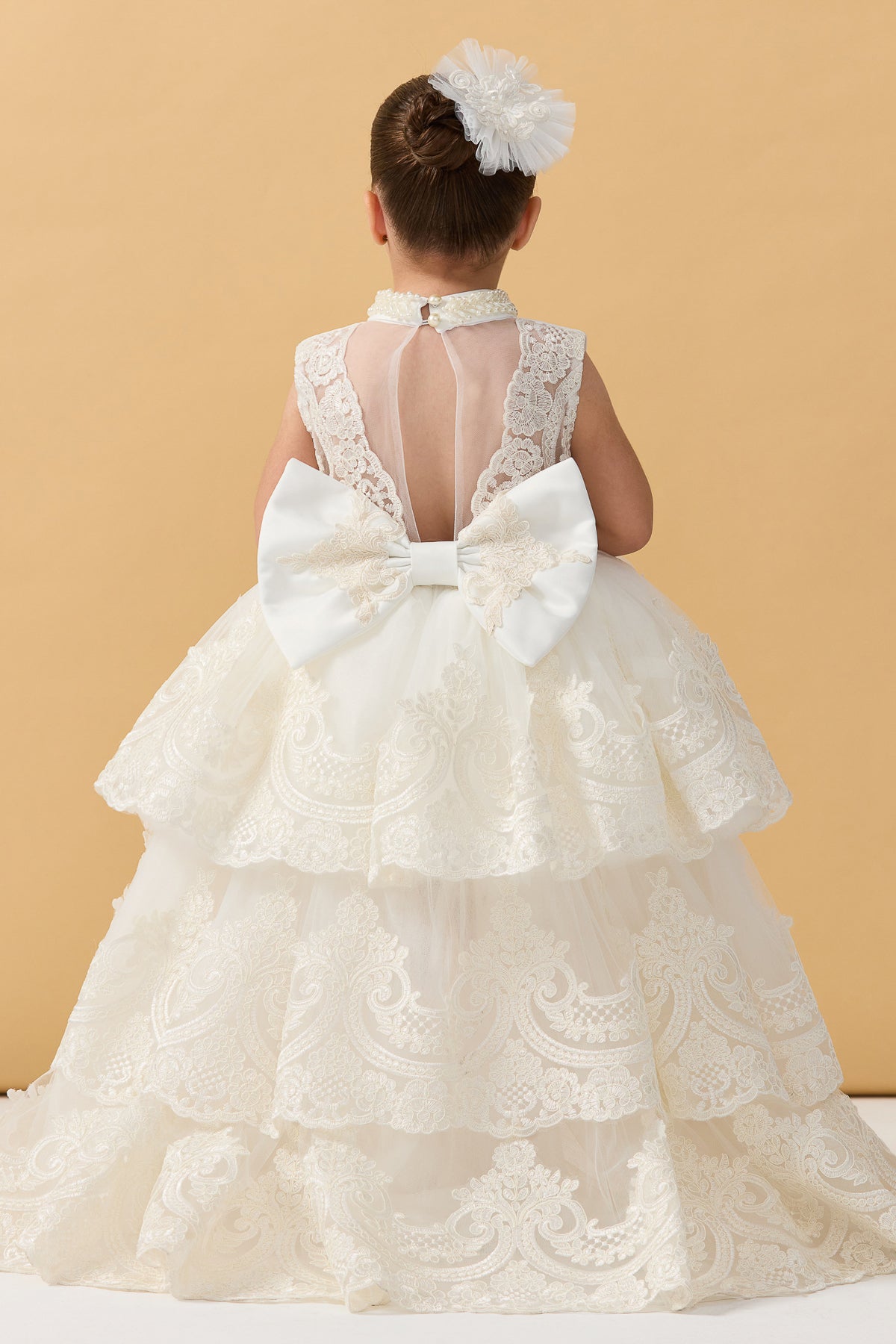 Güpür Dantelli Kuyruklu Elbise