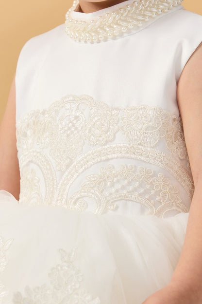 Güpür Dantelli Kuyruklu Elbise