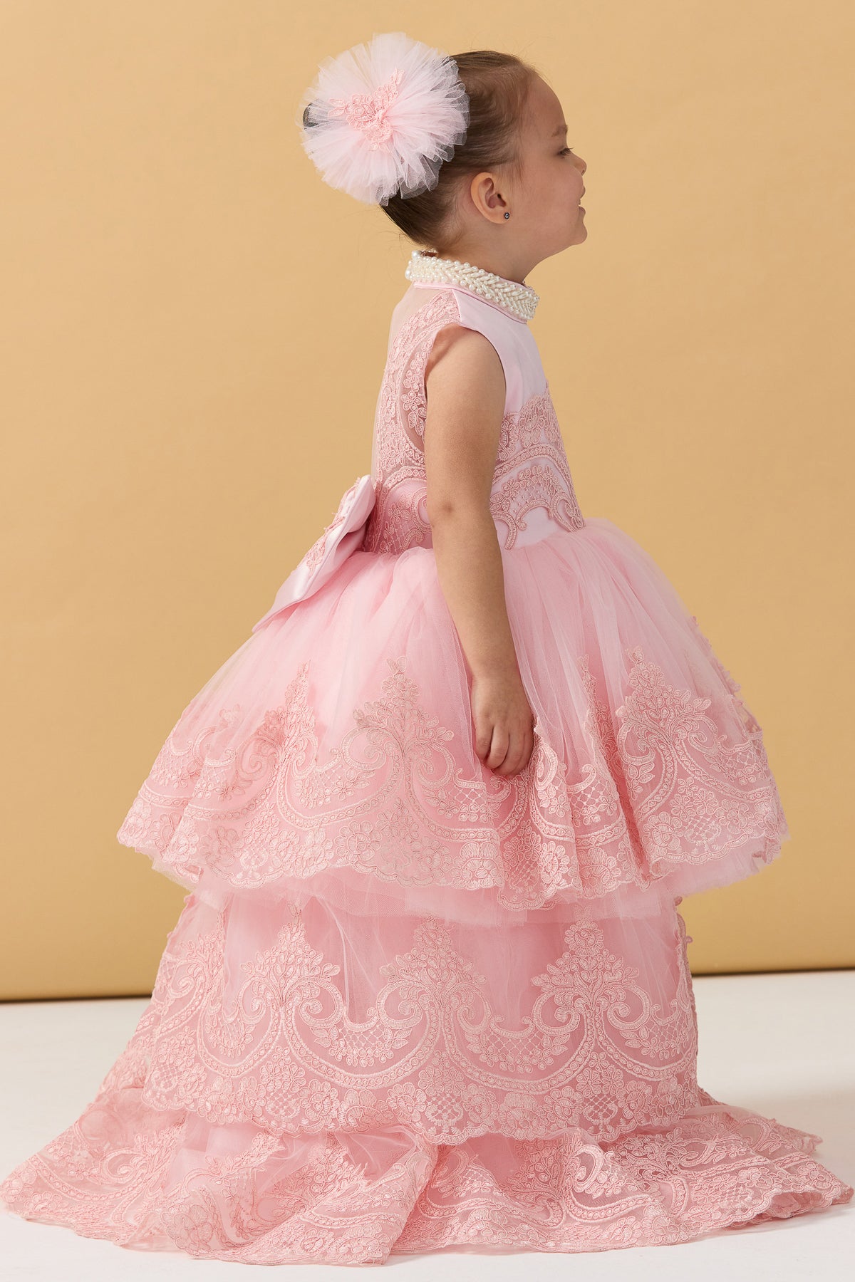 Güpür Dantelli Kuyruklu Elbise