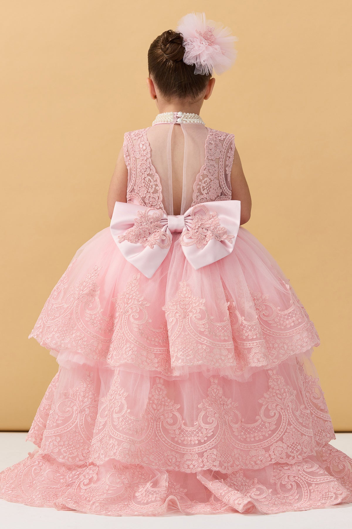 Güpür Dantelli Kuyruklu Elbise