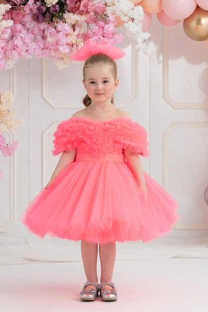 Fırfırlı Kalp Yaka Elbise