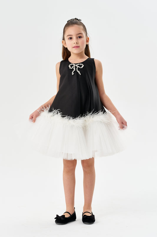 Beyaz Tüy ve Taş İşleme Detaylı Jile Elbise